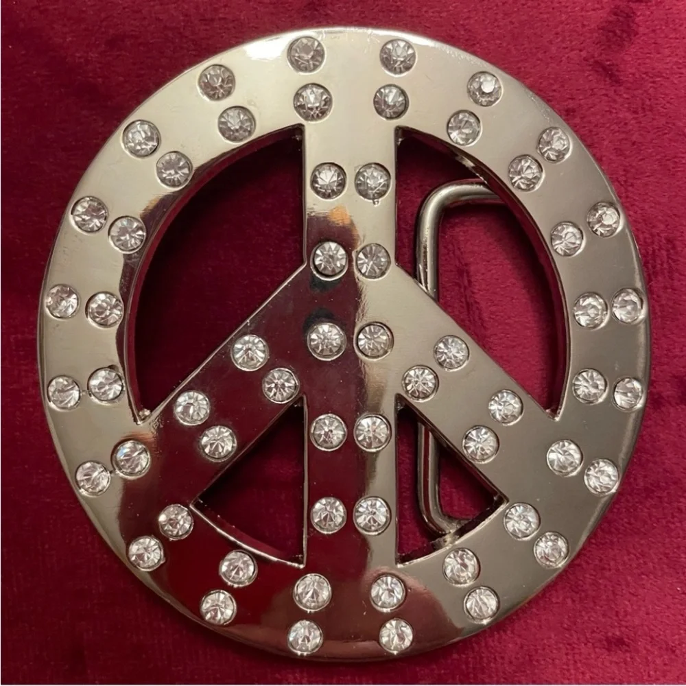 NWOT Polished Silver Rhinestone Peace buckle and belt